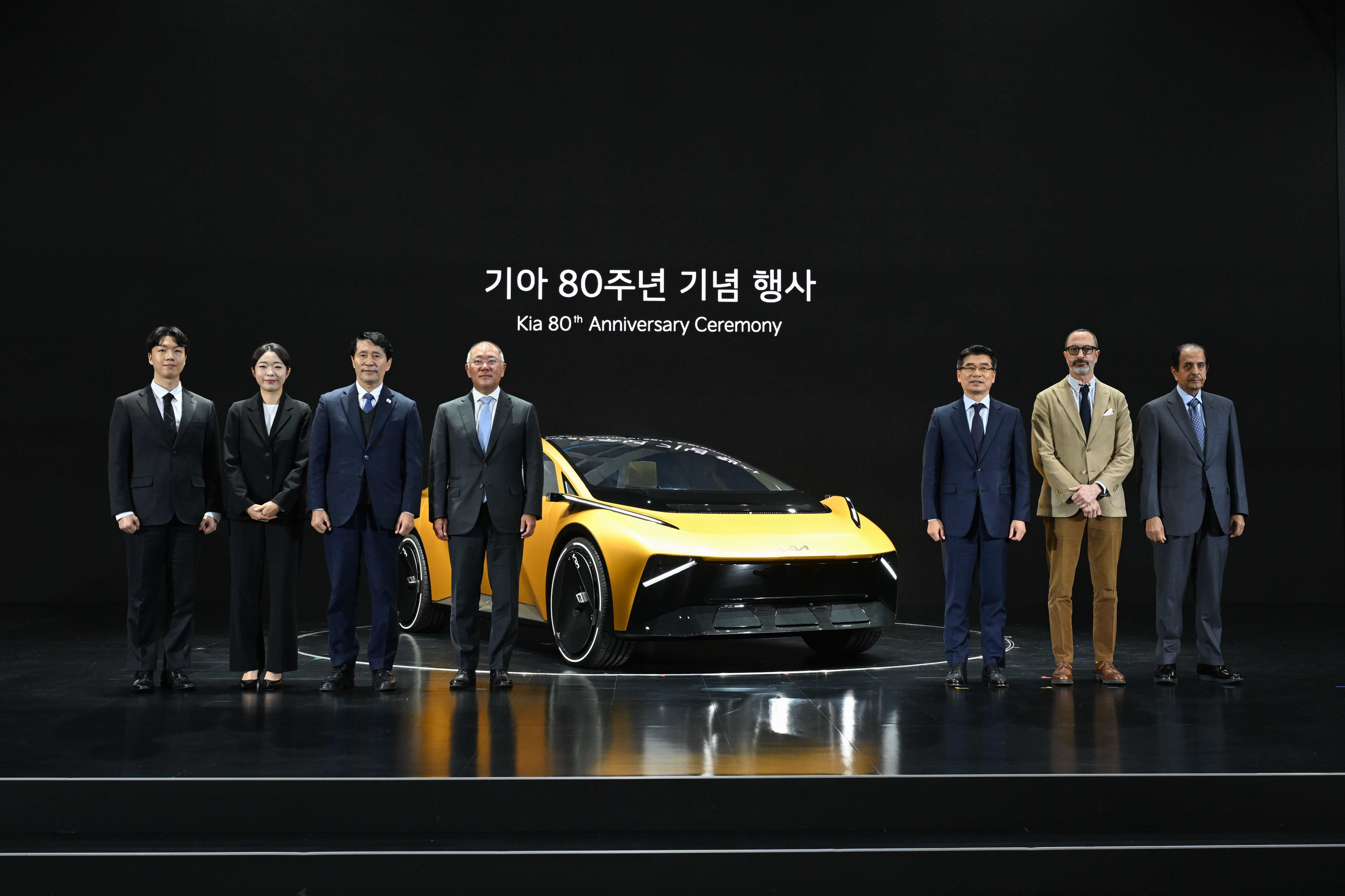 5.Kia於韓國Kia Vision Square舉辦「Kia 80週年特展」，同時發表Vision Meta Turismo概念車，展現Kia對移動新紀元的願景。